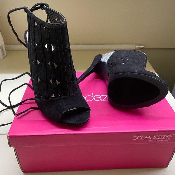 Just Fab Black Sandal New in Box size 6 1/2 - Picture 2 of 3